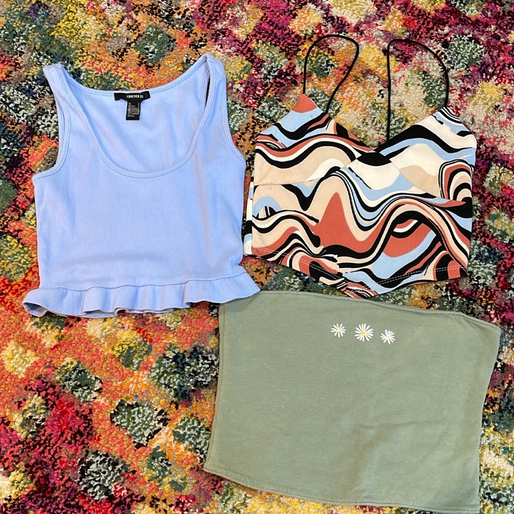 Small Crop top lot 🦋. Tags removed from 2 one is Forever 21 brand.